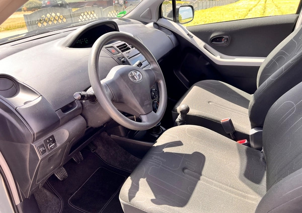 Toyota Yaris cena 14900 przebieg: 169000, rok produkcji 2009 z Jarocin małe 67